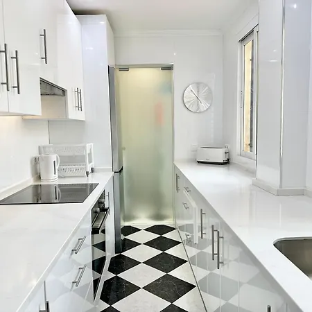 Center - Eaw Homes *